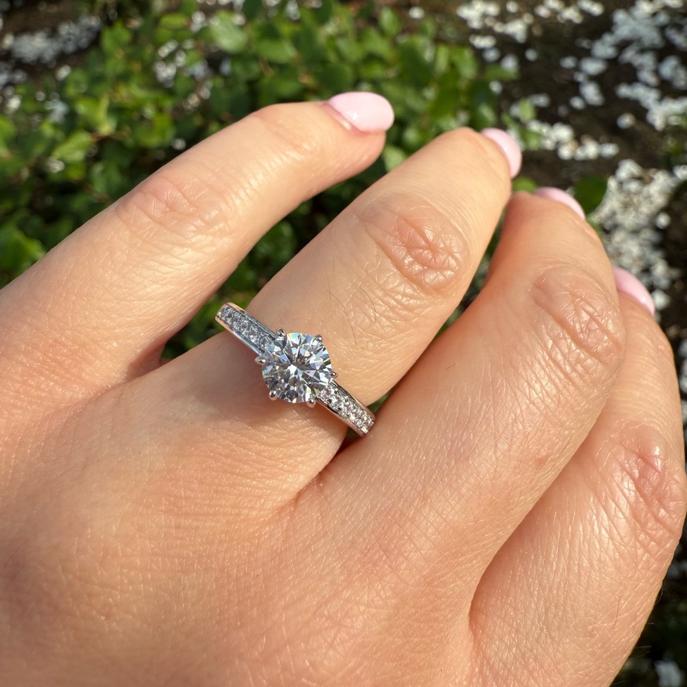 Elegant Silver Diamond Ring